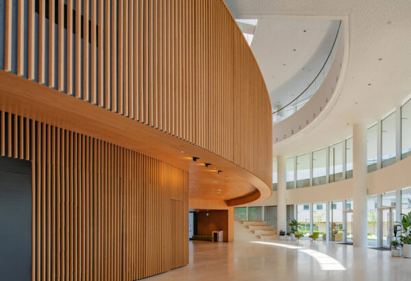 e5b25ca0-1e5f-4053-82c7-9a365995cf5e-1